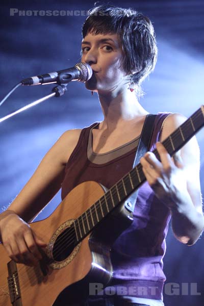 PAULINE CROZE - 2007-02-24 - PARIS - Elysee Montmartre - 